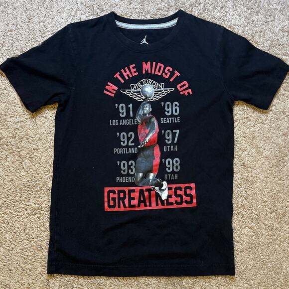 Nike Michael Jordan No 23 Chicago Bulls “In the Midst of Greatness” Boys Medium - Picture 1 of 5